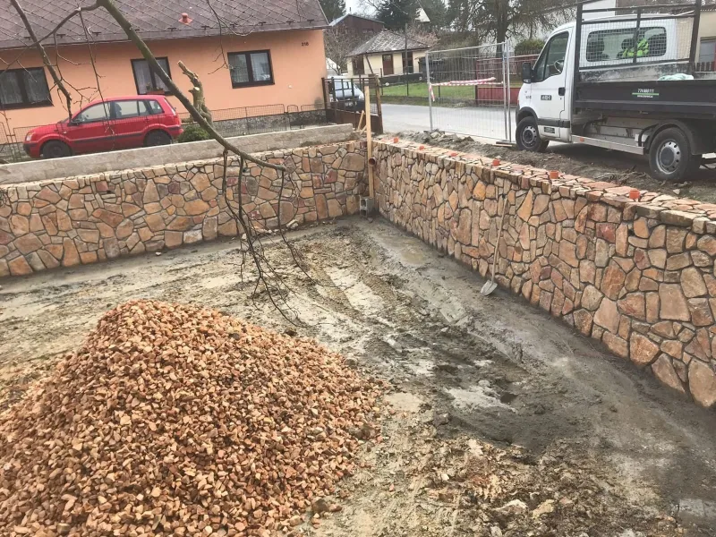 Kamenné a opěrné zdi